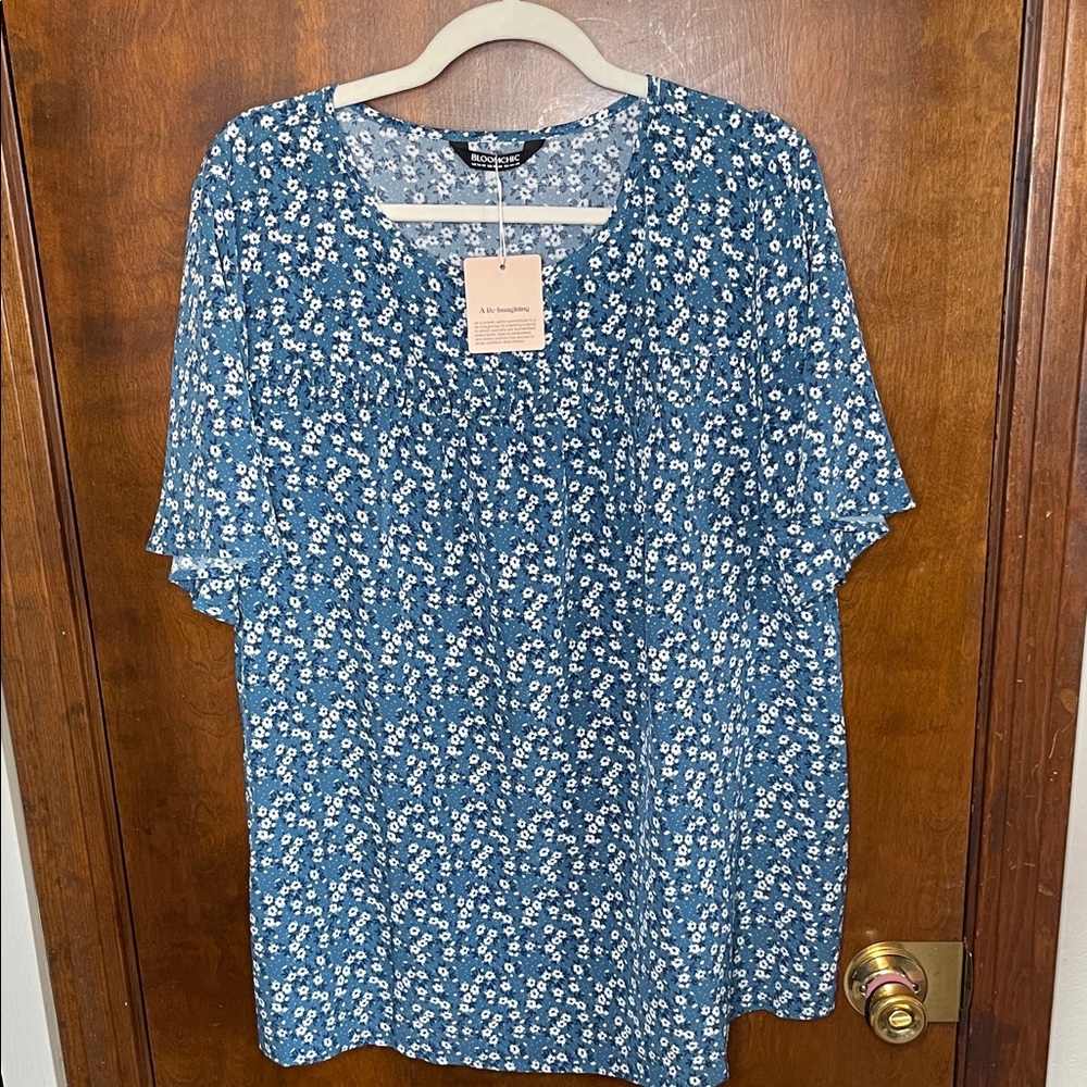 BloomChic Floral Ruffle Sleeve Gathered Round Neck Blouse 1X 14/16 NWT - Picture 4 of 5